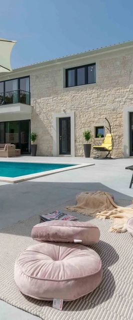 Designer Villa Simone Kringa Tinjan