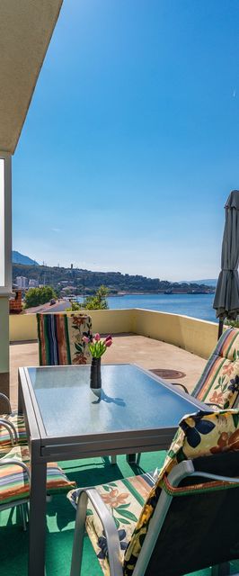 Apartmanok Parkolóhellyel Mali Rat, Omis - 23882 Mali Rat