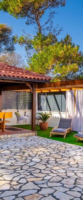 Apartmanok Parkolóhellyel Vir - 24090