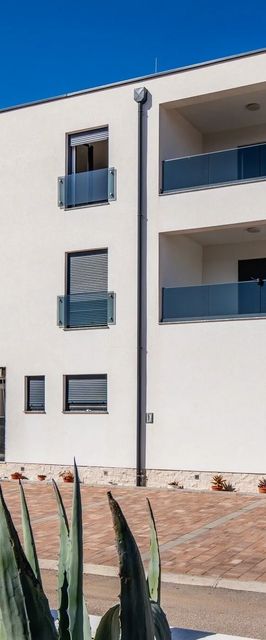 Apartmanok Parkolóhellyel Vir - 24111