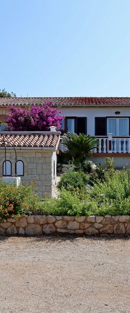 Apartmanok Parkolóhellyel Barbat, Rab - 24215 Barbat