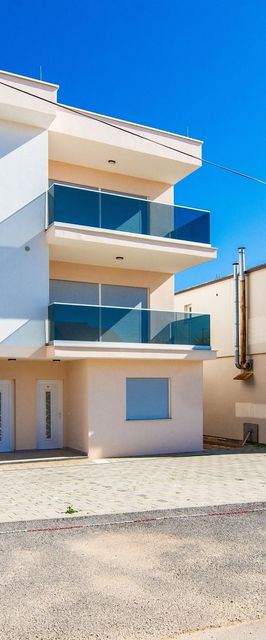 Apartmanok Parkolóhellyel Vir - 24331