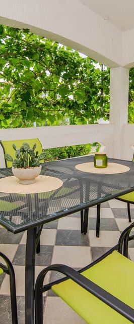 Apartmanok Parkolóhellyel Vir - 24560