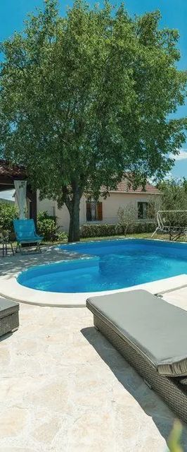 House Back to nature Drniš