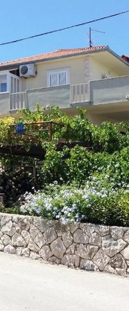 Apartment Rosa Supetar