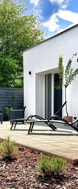 Nowoczesny Dom z Ogrodem w Warszawie