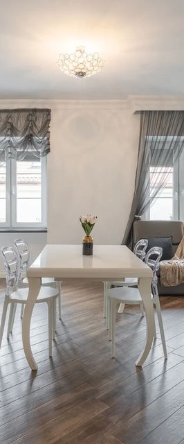 Golden Apartments Warsaw – Elegant Stay, Podwale Street