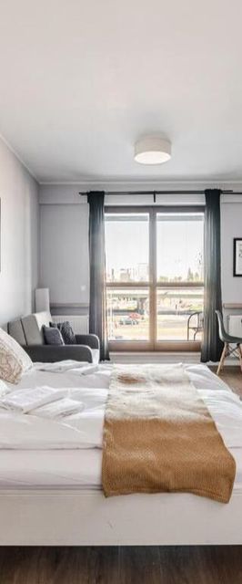 Apartment West Station Apartments by Arrenda Warszawa