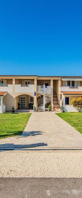 Apartments Juracak Josip i Mira Nin II