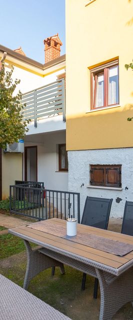 Apartmanok Parkolóhellyel Basanija Umag - 21418 Bašanija