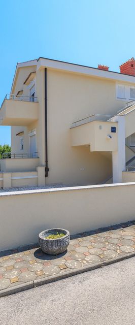 Apartmanok Parkolóhellyel Krk - 24809