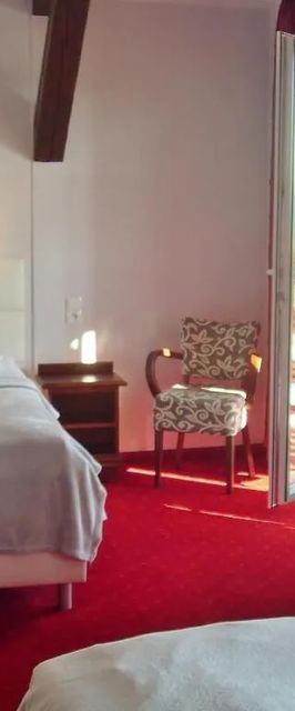 Apartament rodzinny 4-osobowy z balkonem z panoramicznym widokiem komfortowa Mazurska Chata Mikołajki