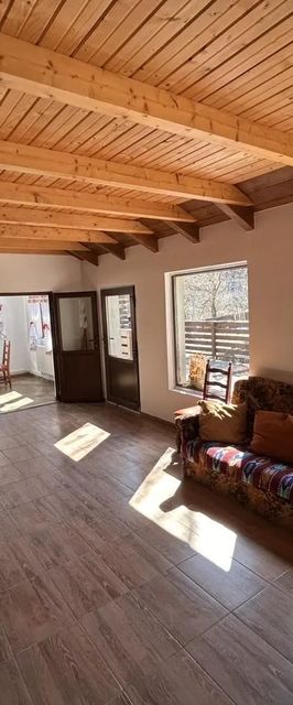 Casă de vacanță cu ciubăr  Răcătău