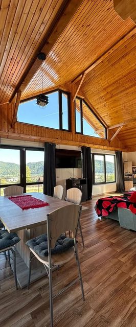 Casa Damis Gura Humorului