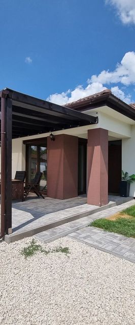 Léda Pihenőház Siófok by BLTN