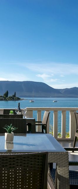 Apartments Beach house Blace