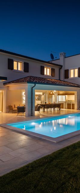 Villa Villa Maxime s bazenom, saunom i whirlpool-om Nova Vas