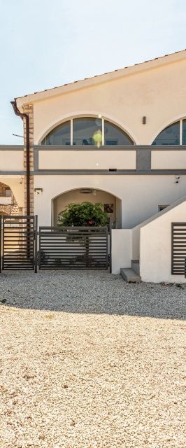 Apartments By The Sea Vir - 25042
