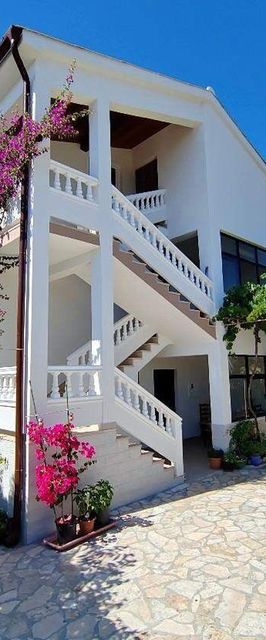 Apartmanok Parkolóhellyel Barbat, Rab - 25045 Barbat