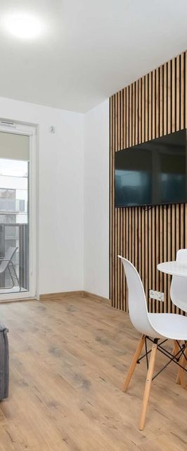 Mostek 2 | Stylowy Apartament | Biurko | Wanna