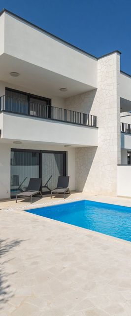 Villa Tina with pool Savudrija