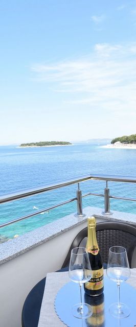 Apartments Brico Primosten