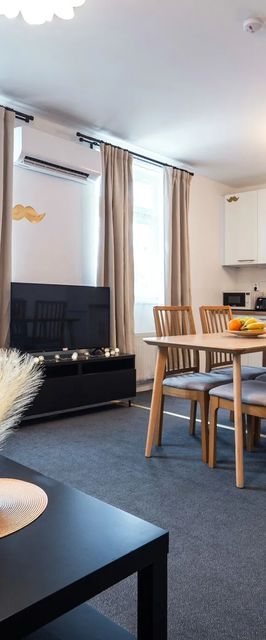 Little Tom Apartments