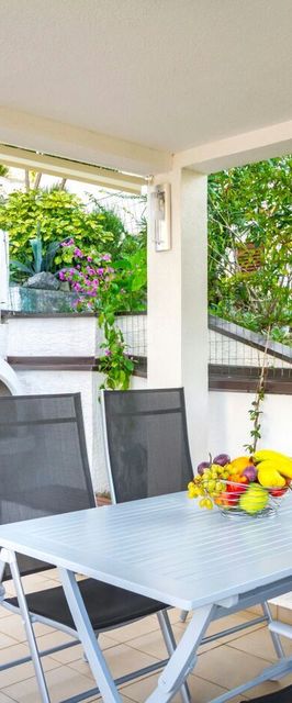 Apartmanok Parkolóhellyel Njivice, Krk - 25088 Njivice