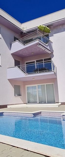 Apartmanok Családok Részére Medencével Mavarstica, Ciovo - 25093 Mavarštica