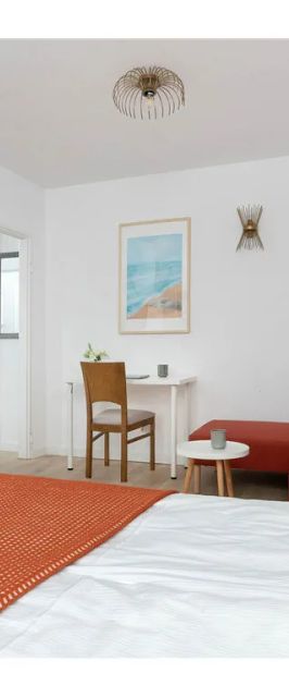 Władysława IV 7-15A | Cosy Studio | Desk | Center Gdynia