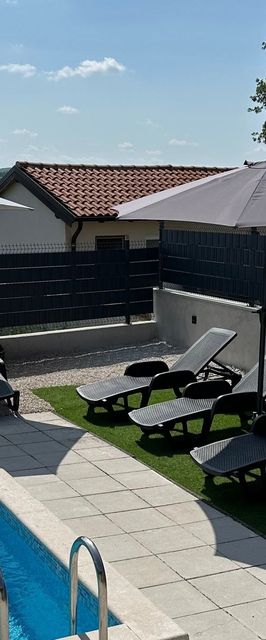 Nyaralóház Medencével Kastel, Sredisnja Istra - 23470 Kaštel