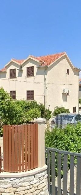 Apartmanok Parkolóhellyel Supetar Brac - 24499