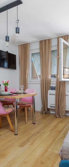 Apartments With Parking Space Makarska - 25278