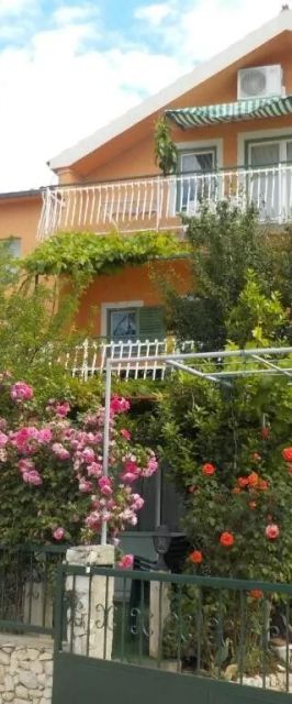 Apartmanok Parkolóhellyel Grebastica, Sibenik - 25286 Grebaštica