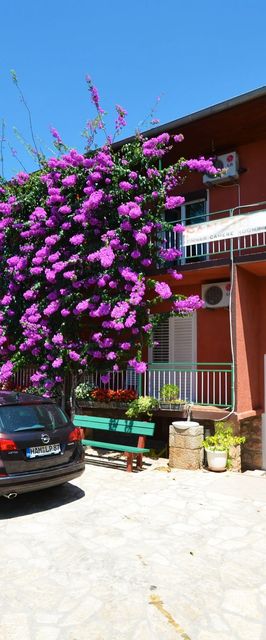 Apartmanok és Szobák Parkolóhellyel Starigrad, Paklenica - 25345 Starigrad