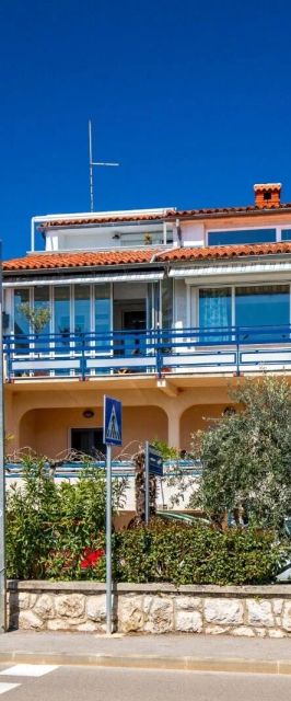 Apartments With Parking Space Rovinj - 25360
