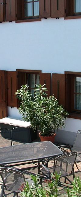 Blum Pince Borozó Vendégház Villány