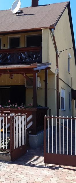 Gyuri Apartman Balatonboglár