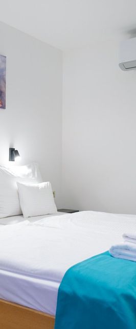 Hotel Adalbert - Boldog Meszlényi Zoltán Ház