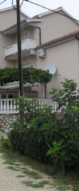 Apartmani Desanka Lopar