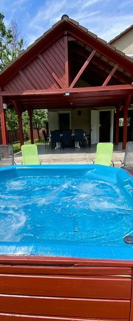 Tieff Apartmanház Balatonszárszó