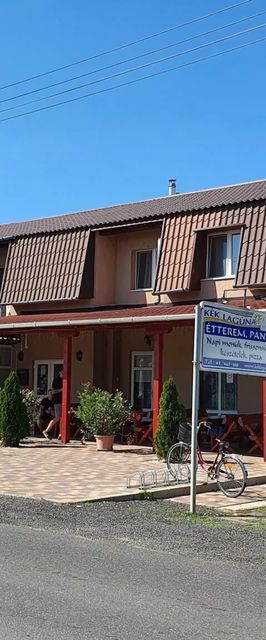 Kék Lagúna Étterem és Panzió Dombrád