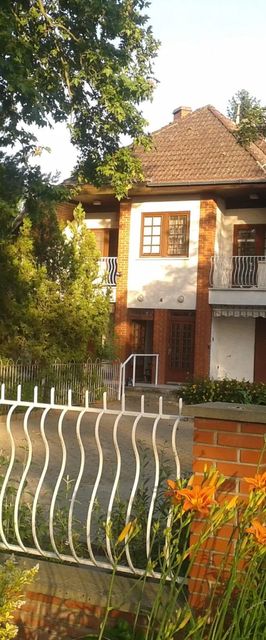 Napraforgó Apartmanok Balatonszemes