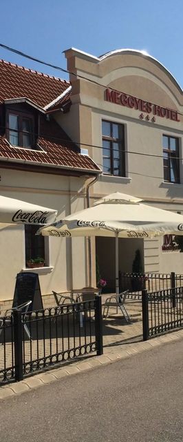 Meggyes Hotel Szerencs