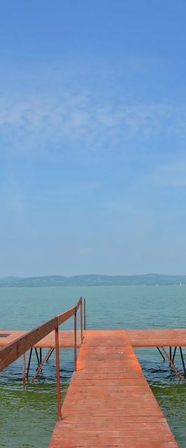 Tóparti Apartmanház Balatonszárszó