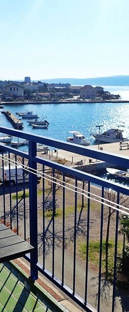 Pansion Delfin Starigrad