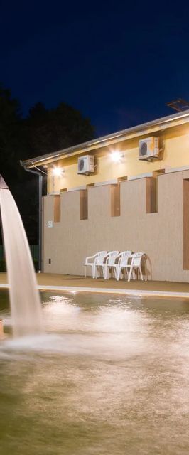 Hajdúnánási Gyógyfürdő-Korona Ház