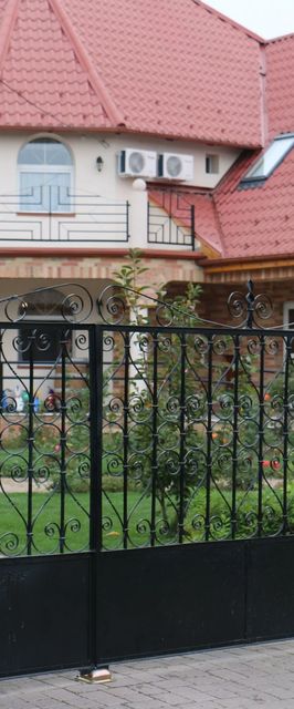 Menyecskeház Tiszakanyár