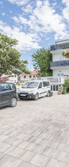 Apartments and Rooms Mare Vodice