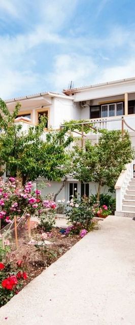 Apartments Sanja Povljana